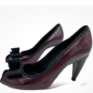 Fendi Women's Patent Leather Zucchino FF Logo Pumps Burgundy/ Black